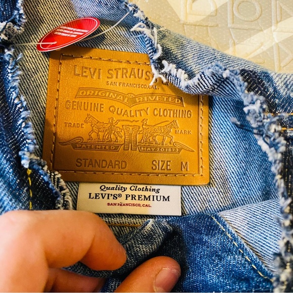 Vintage Levi’s levis snake embroidered graphic trucker denim jean jacket M - Picture 9 of 11